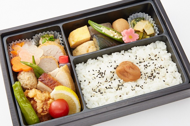 仕出し弁当(肉ざんまい1)